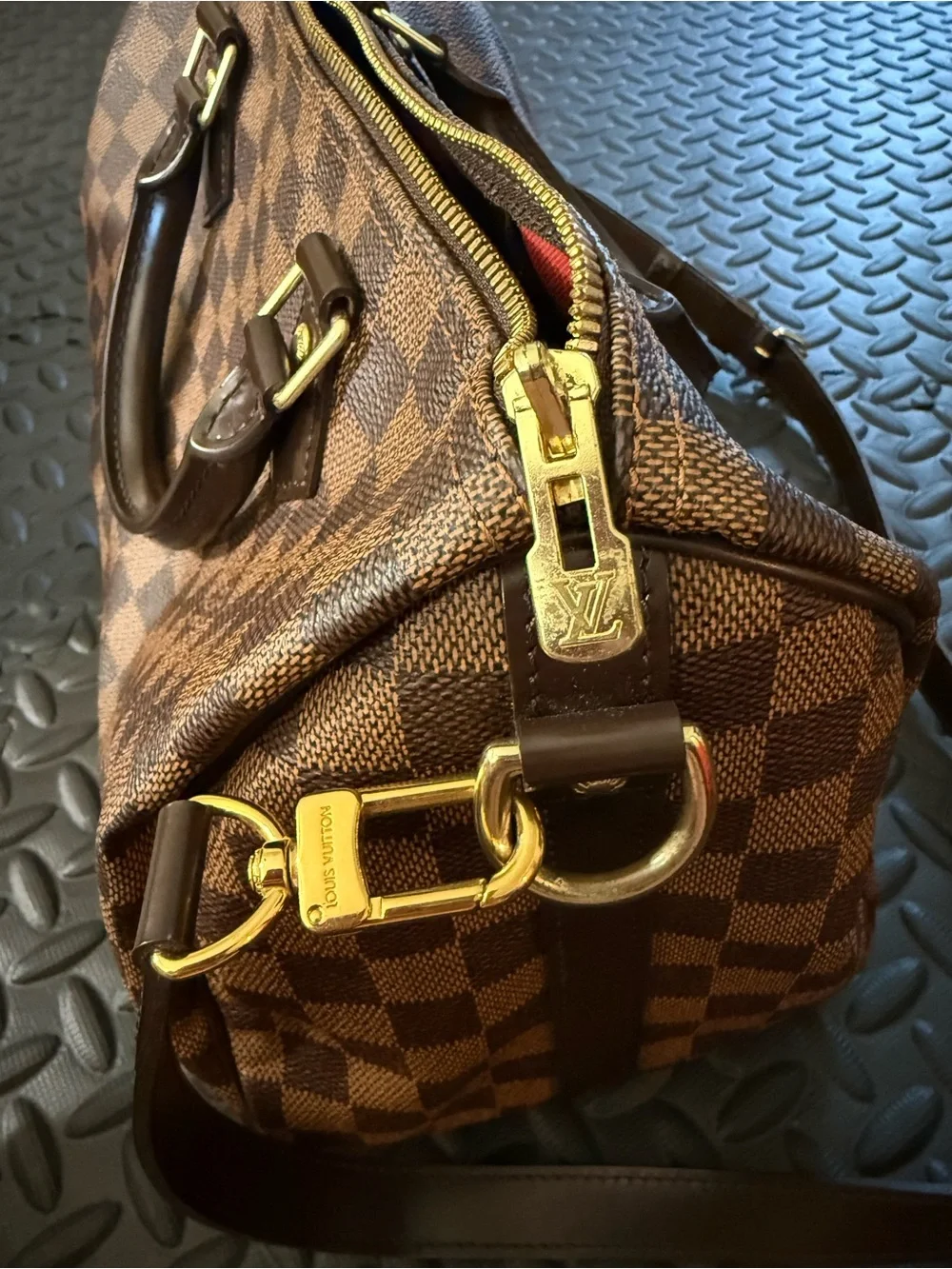 Authentic LV Speedy Bandoulière 30
